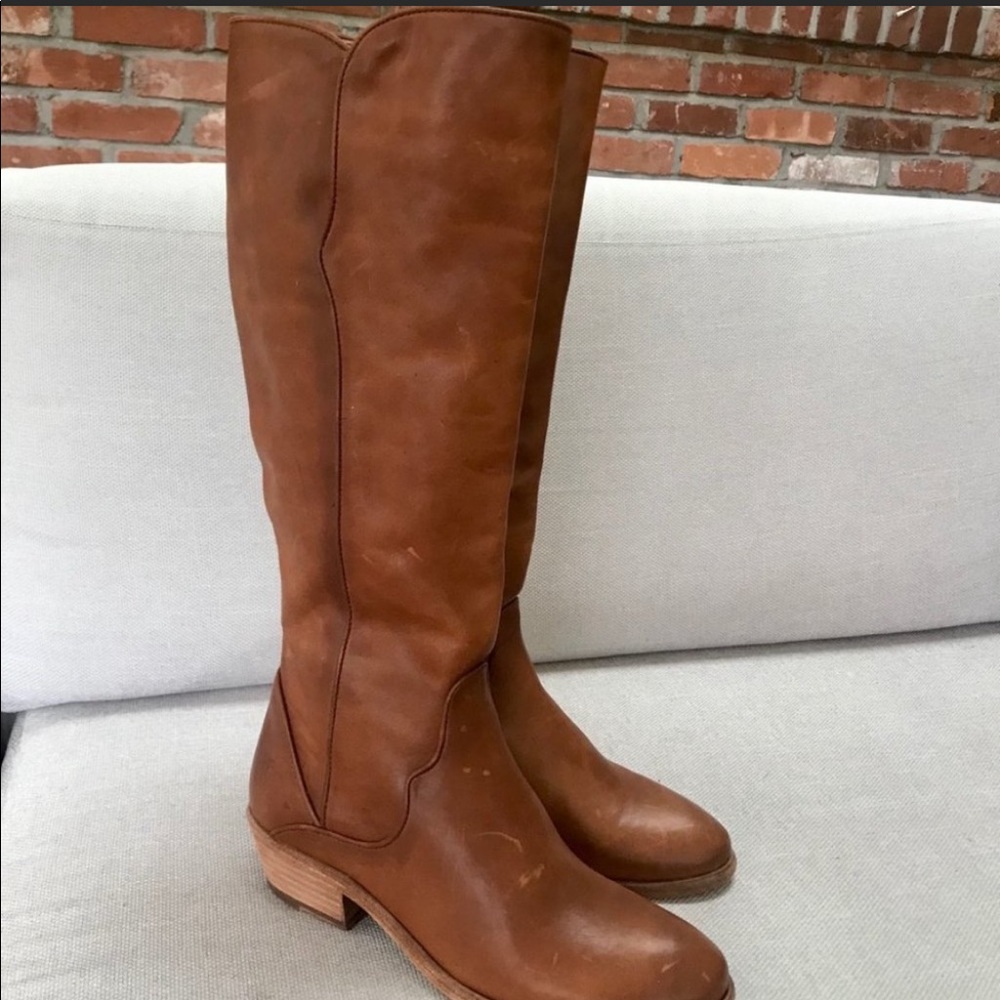 NEW Frye boots size 6 brown